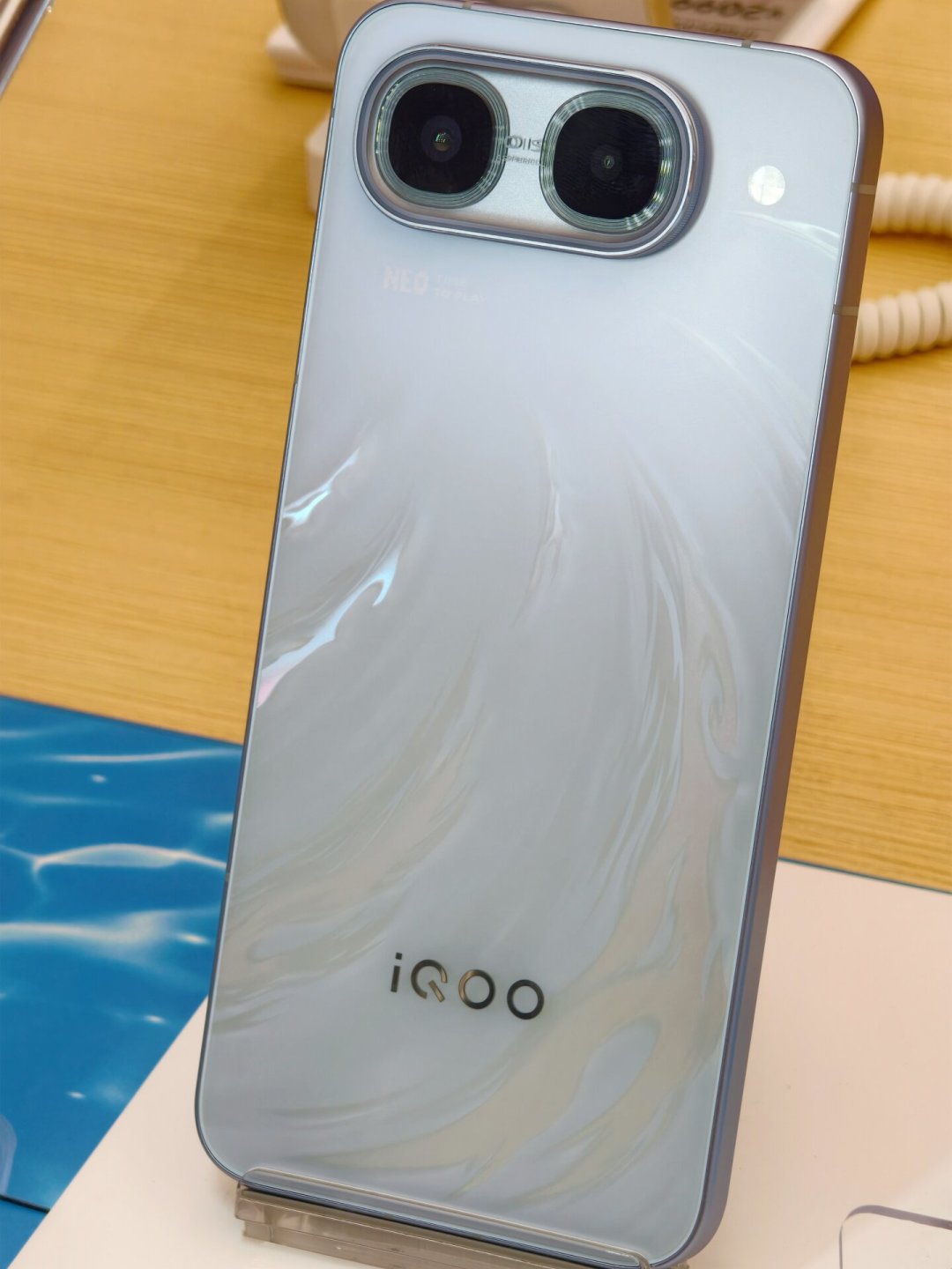 iQOO Neo11至尊版明晚发布,只剩价格一个悬念:冲不冲,先把这三笔账算清