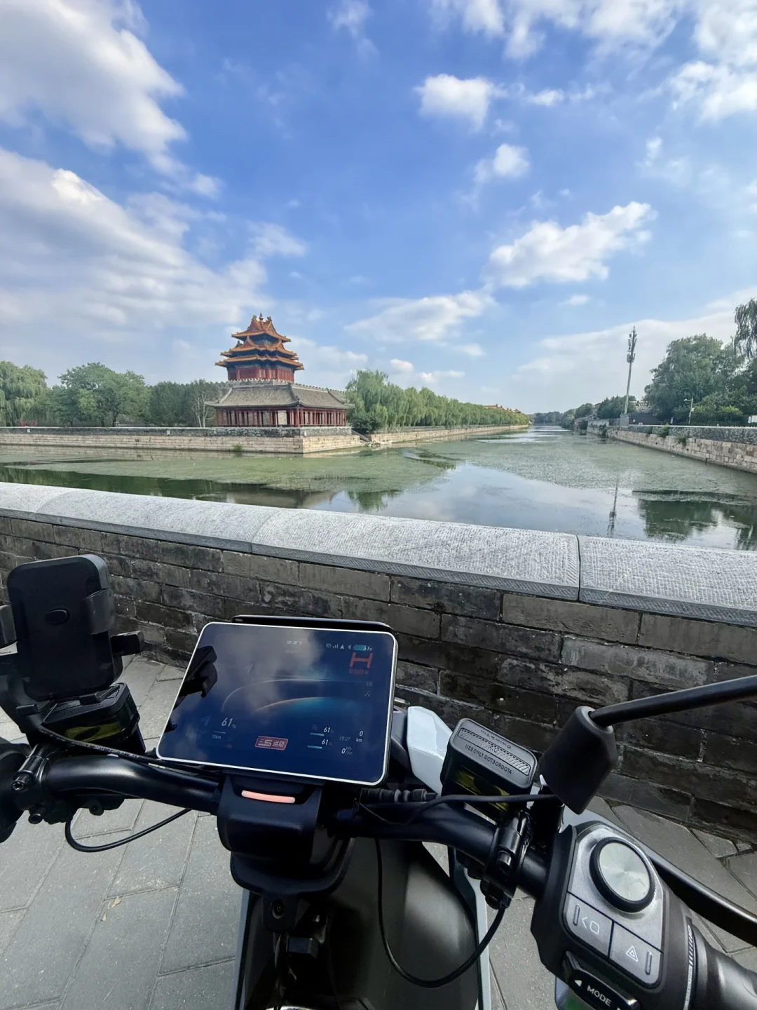小牛NXT2的“AI”到底几分能用？把官方功能跟半年车主反馈对完，我分成了三档