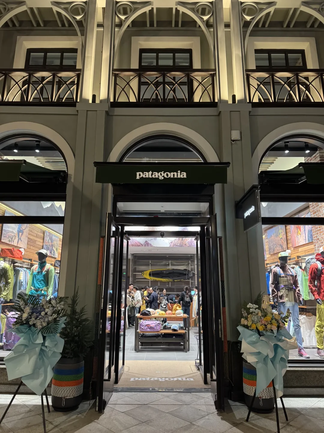巴塔官宣在深圳开店了:大陆7城9家店,但门店解决的是试穿,不是好价