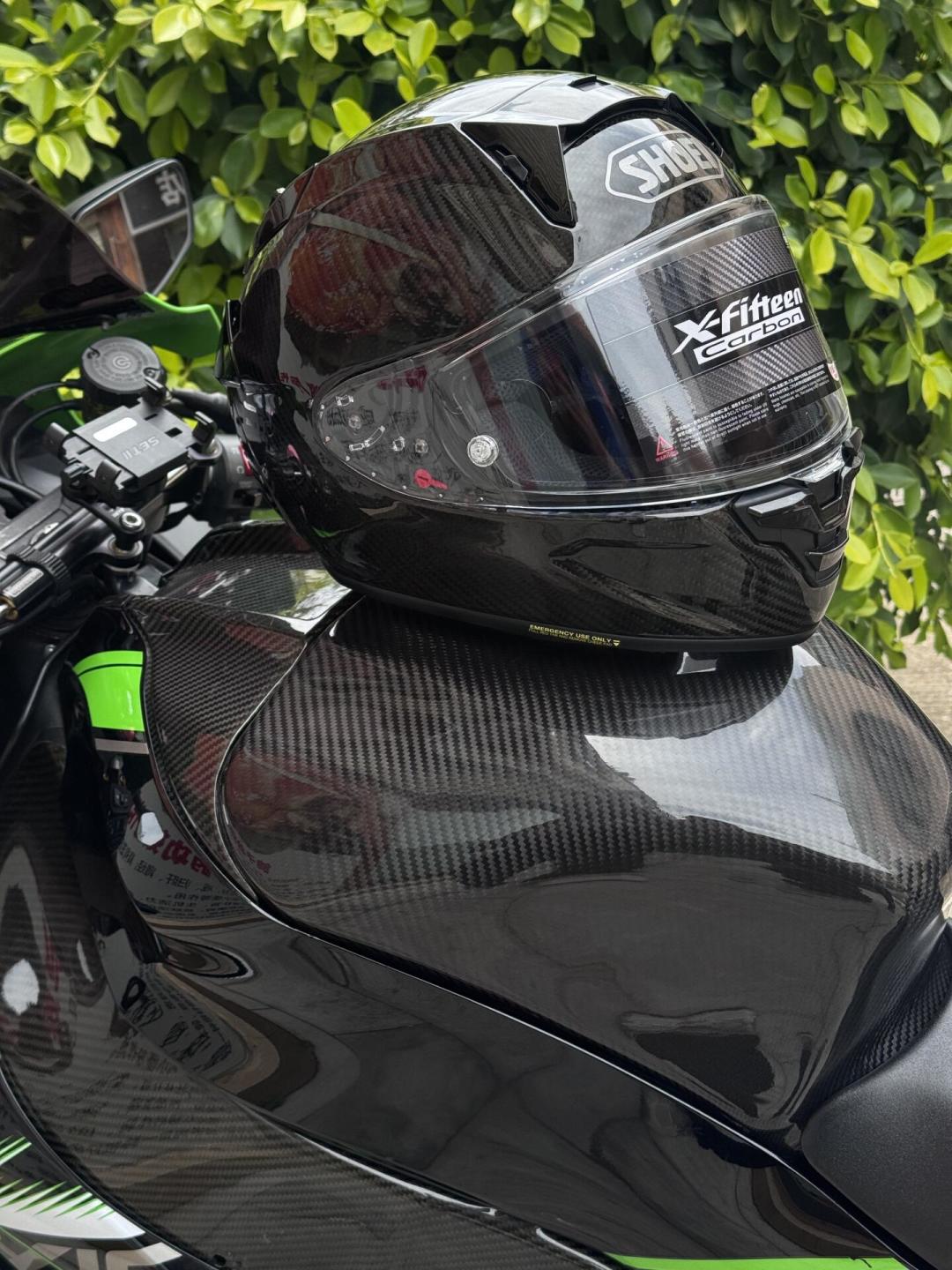 SHOEI 第一顶碳纤维头盔 10 月 1 日起日本官方涨价 20%:16.5 万日元的 X-15 Carbon,是赶末班车还是等国行?