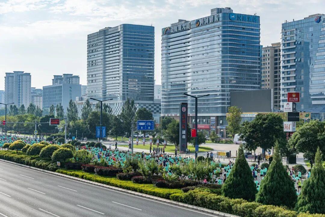南昌马拉松预报名明天18:00截止:秋季马拉松报名季,报名前先把这笔账算清楚