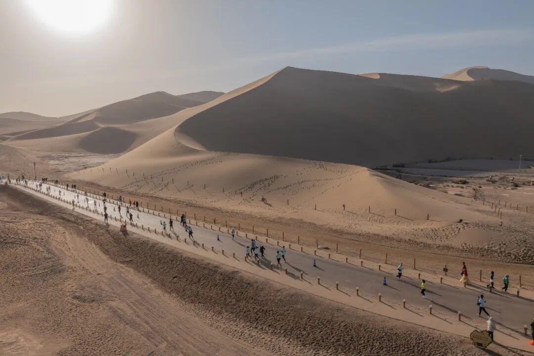 南昌马拉松预报名明天18:00截止:秋季马拉松报名季,报名前先把这笔账算清楚