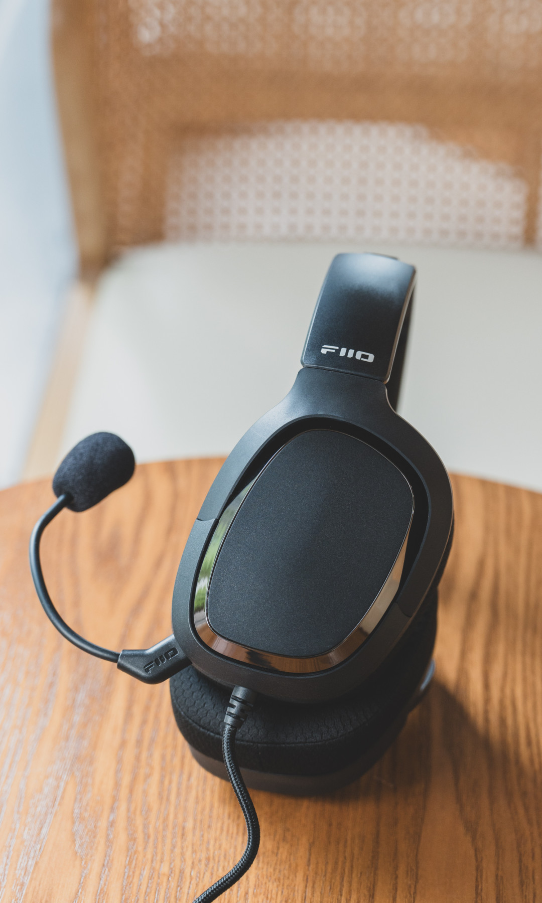 HiFi厂商集体下场做游戏耳机:水月雨199、飞傲399、KZ绑定职业哥——三条路线,听声辨位和听歌怎么选