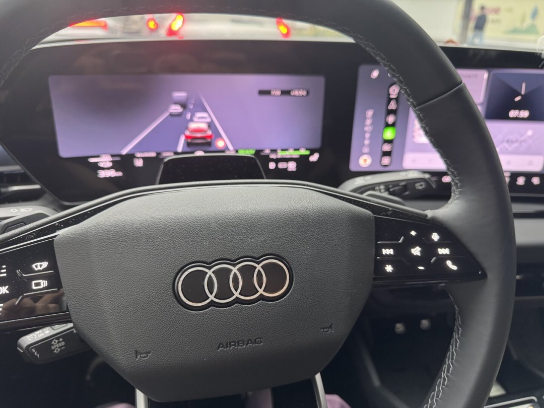 奥迪Q6L e-tron落地价跌进22万区间,但这台“滞销德系老舅”入手前要先算清四笔账
