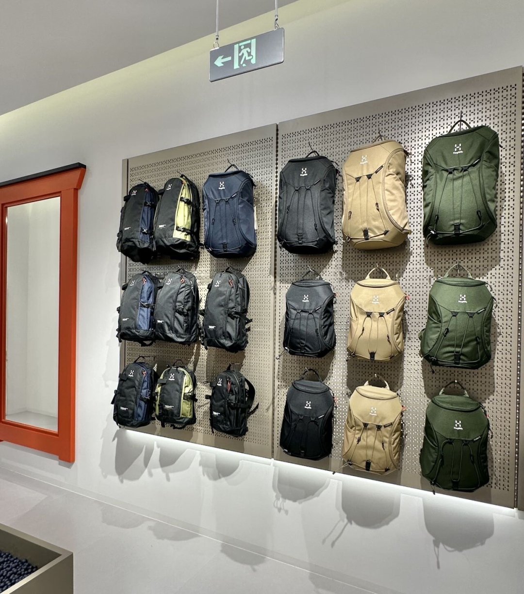 火柴棍一年开出5家奥莱店,官方却承诺过“不设奥莱线”:奥莱的便宜,真能捡吗?