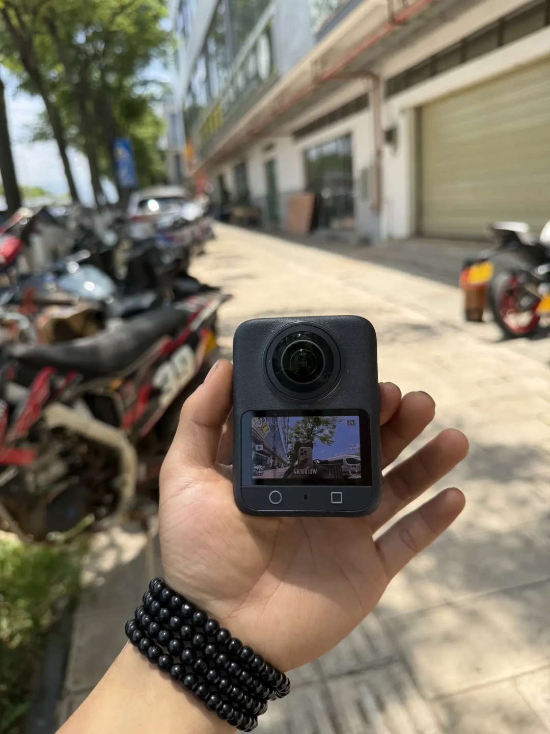摩旅用什么相机拍？翻完全网24款横评和真实配件账单，答案分三种