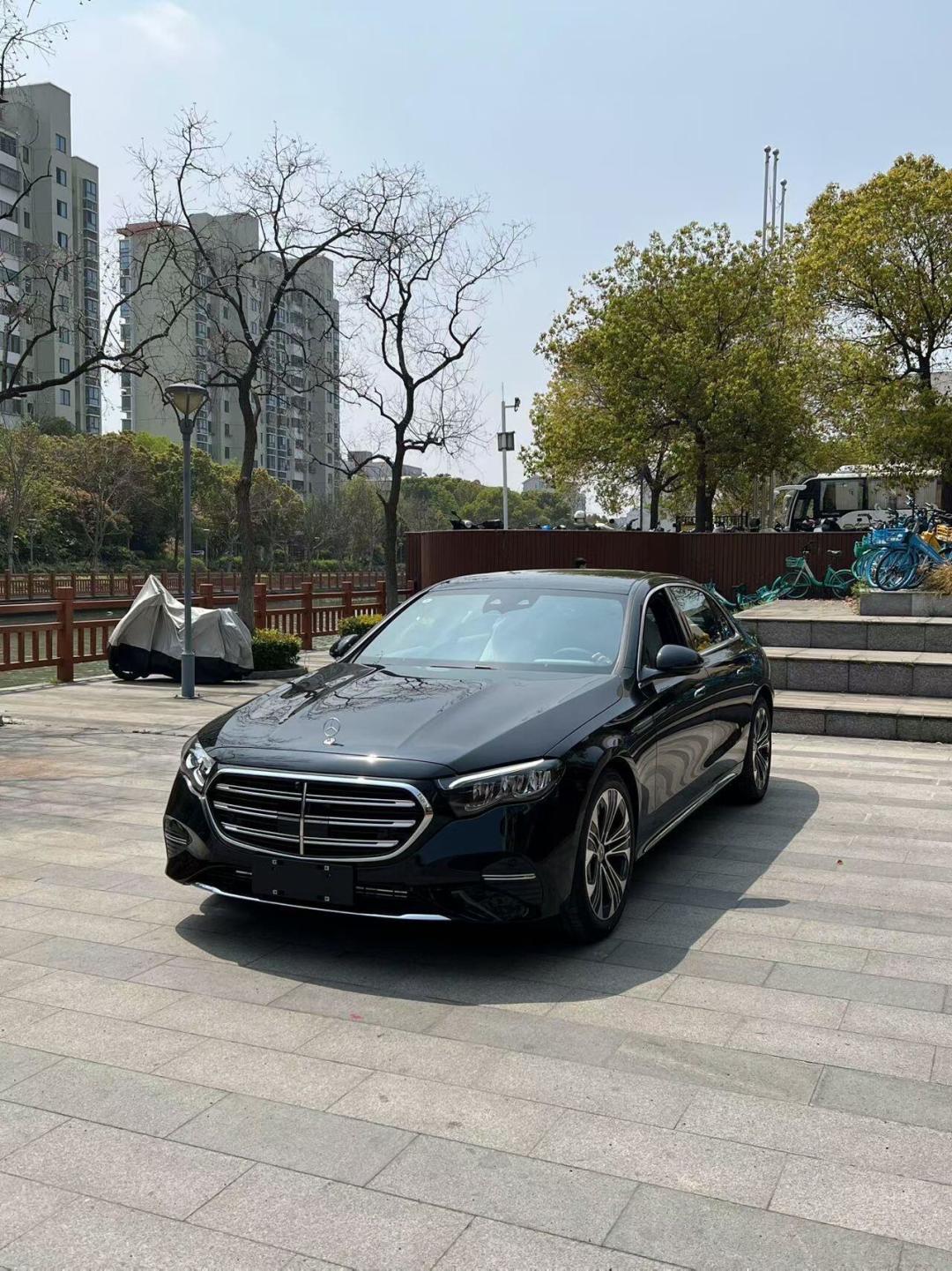 “BBA扛不住了”冲上热搜,但奔驰准备收回优惠了:现在的奔驰燃油车价格,是真底吗?