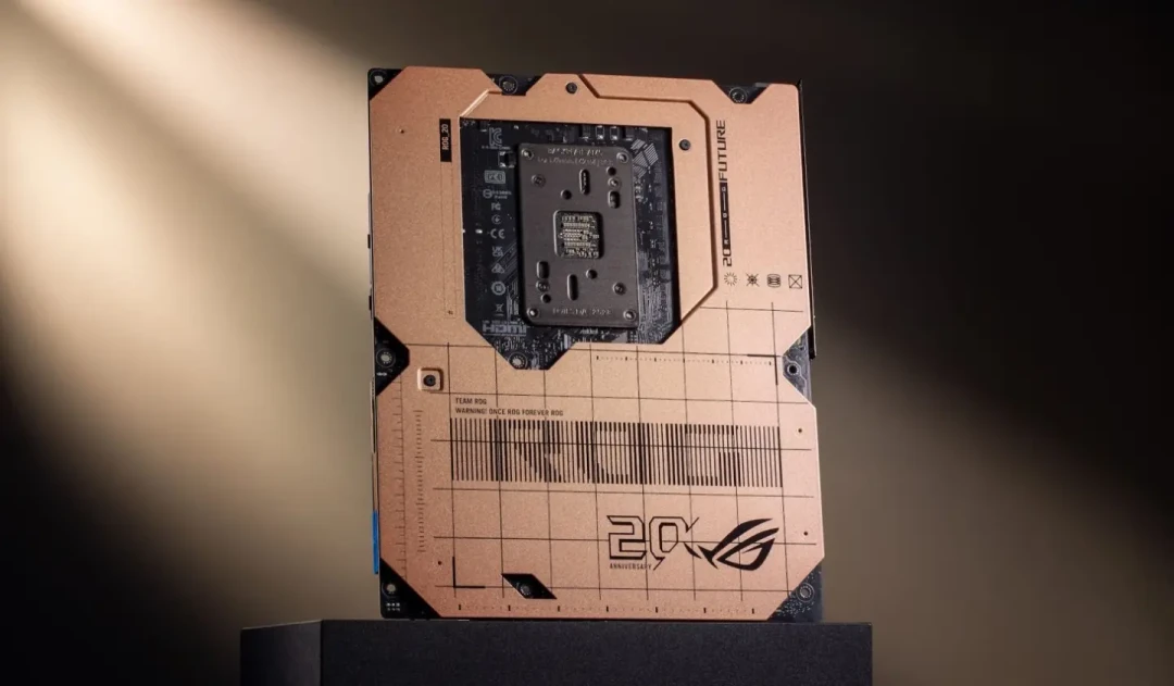 ROG 20周年「全家桶」开始交货:11.2万套装靠抽签,3599键盘被黄牛加到5500,这波信仰值不值?