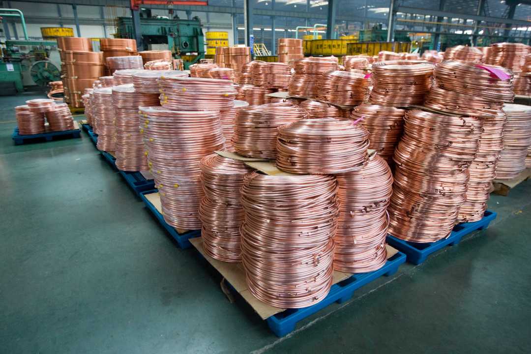 主板确认涨5%-15%、电源有调价函、机箱铁皮也动了:涨价接力传到金属件,但别照囤内存的剧本买
