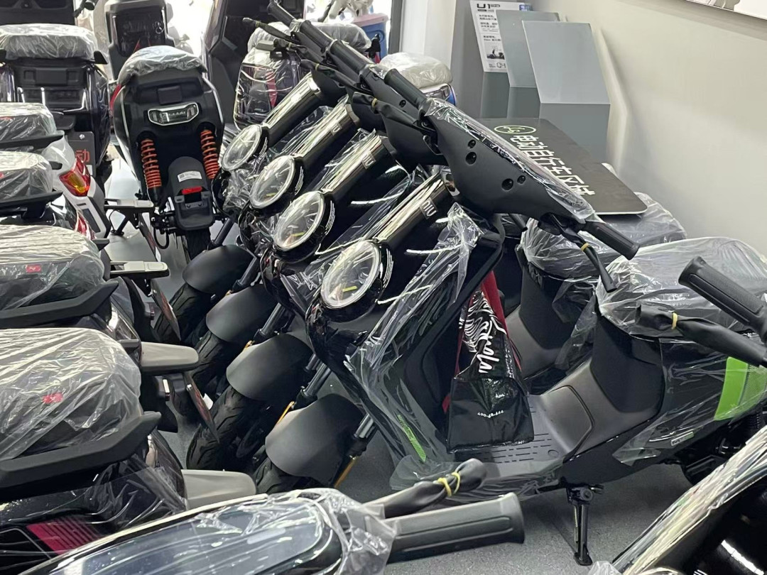 小牛MT Sport提车一周降400元,黑猫投诉已有23起:已买的按这份实测方案去谈补偿,准备买的先看完再锁单