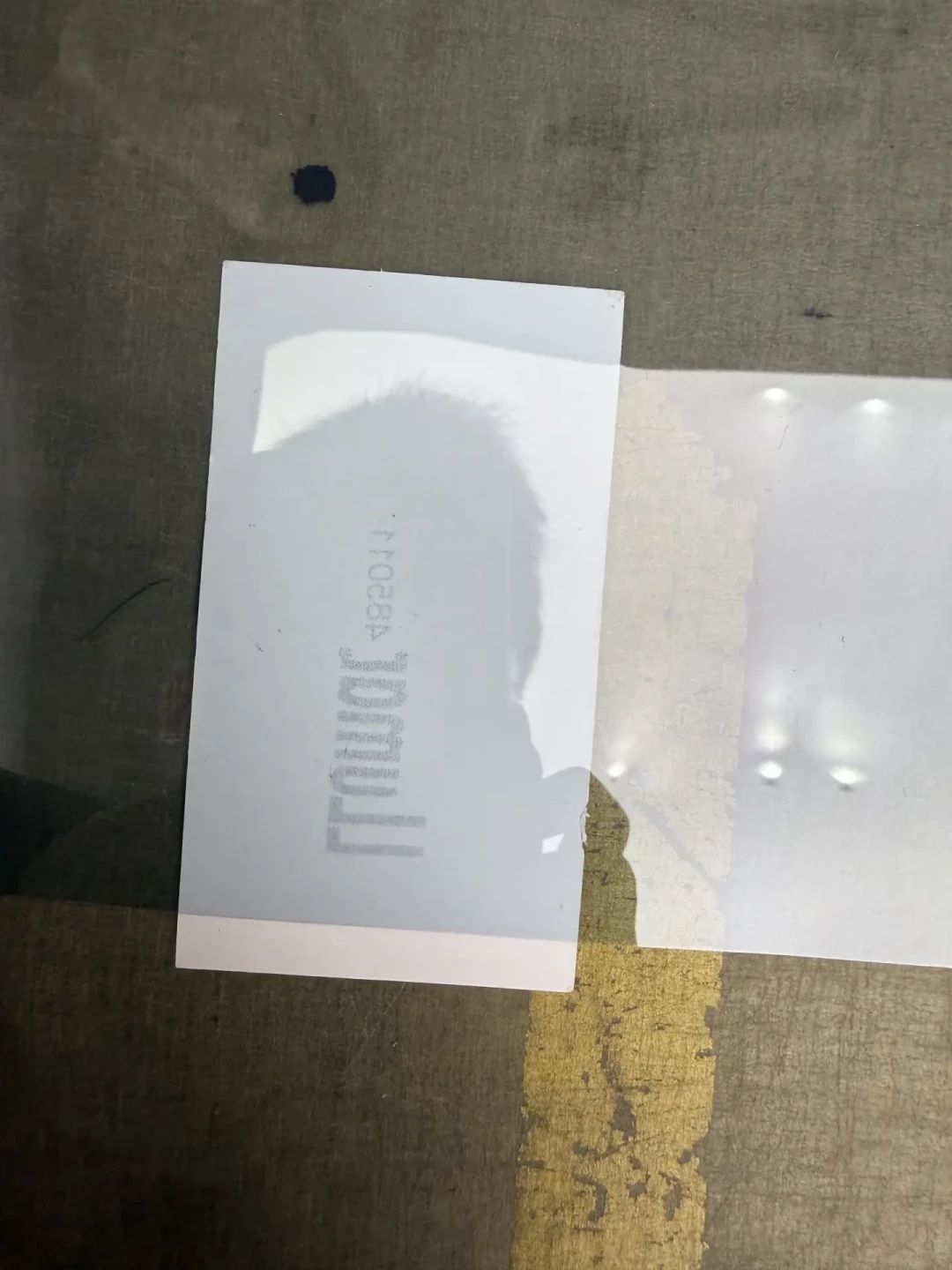 龙膜贴完就查不了真了:四码要在贴膜前核对,
