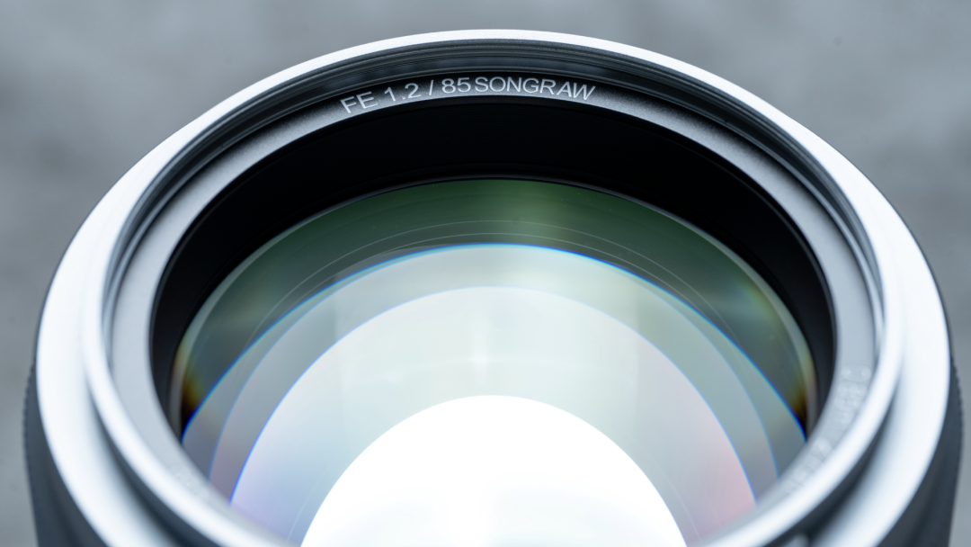 国产85mm F1.2卖3799元,上市满月口碑吵成两派:现在入手,还是等9月的适马?