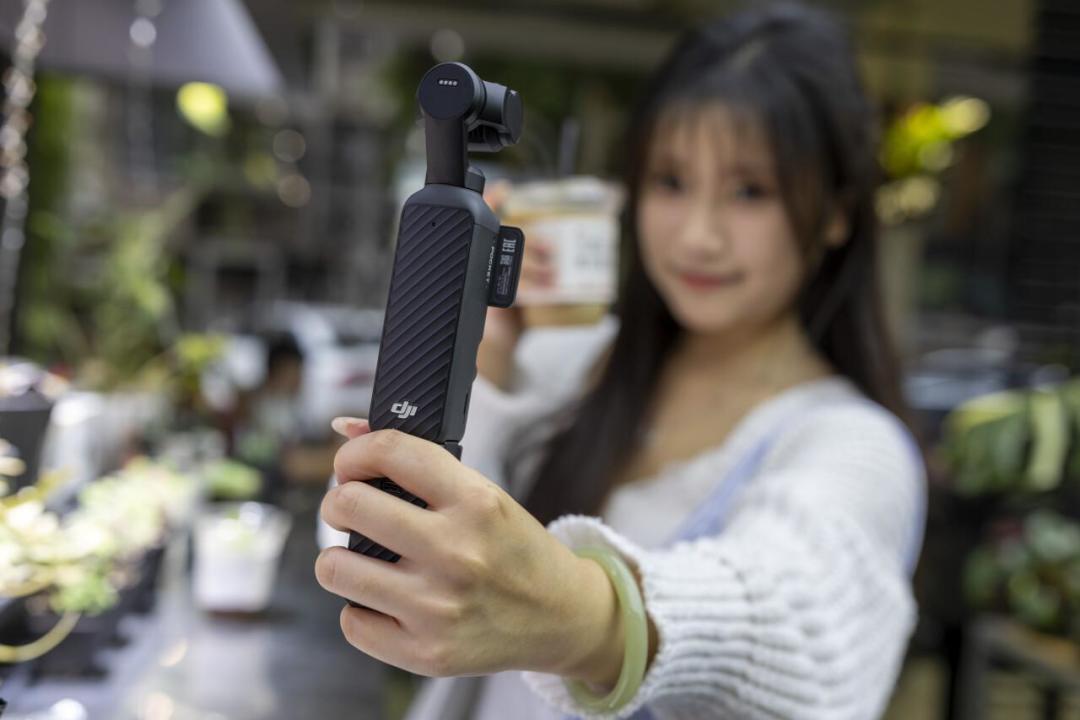 荣耀RobotPhone明天首销,大疆Pocket用户先吵起来了:9999元对2999元,这笔替代账有四个变量