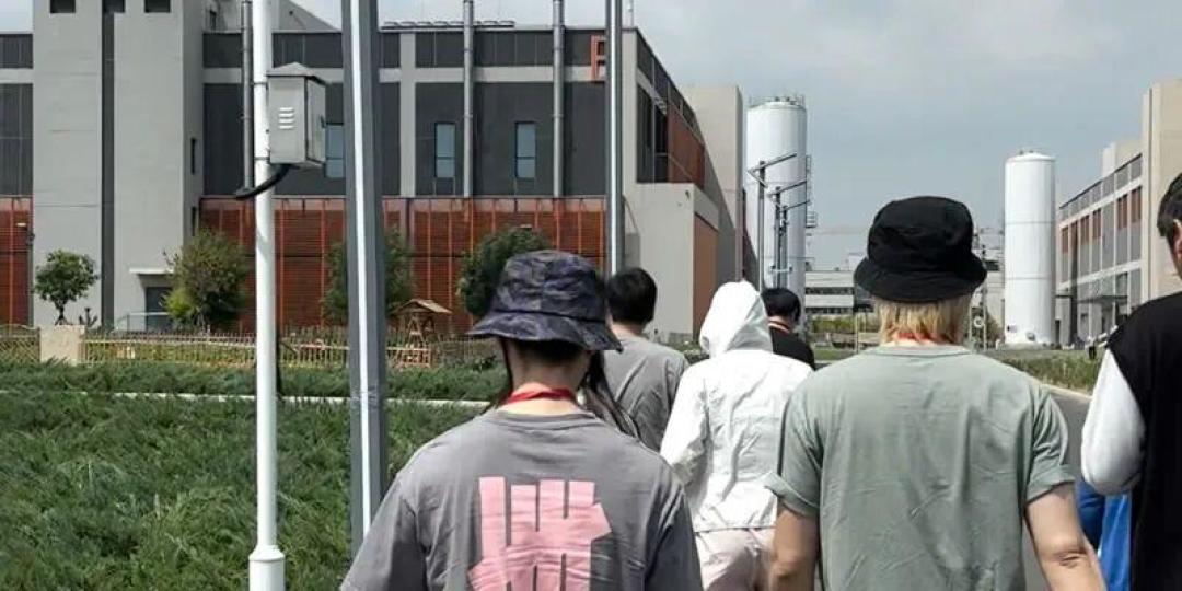 《疑犯追踪》开播15周年,拿2026年的AI对答案:机器赌对了“相关性”