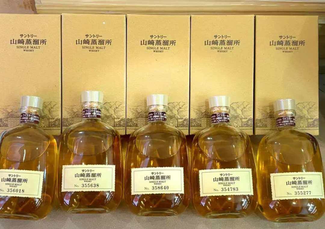 孙浩带了一瓶山崎上papi节目,全网开始找同款:这瓶蒸馏所限定国内买不到,花钱前先看这篇