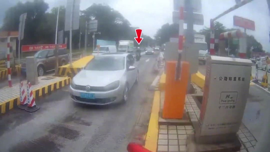 摩托车路权正在分化:东莞冲卡拘37人、湖南删掉禁摩条款,买车前先把这三笔账算清楚
