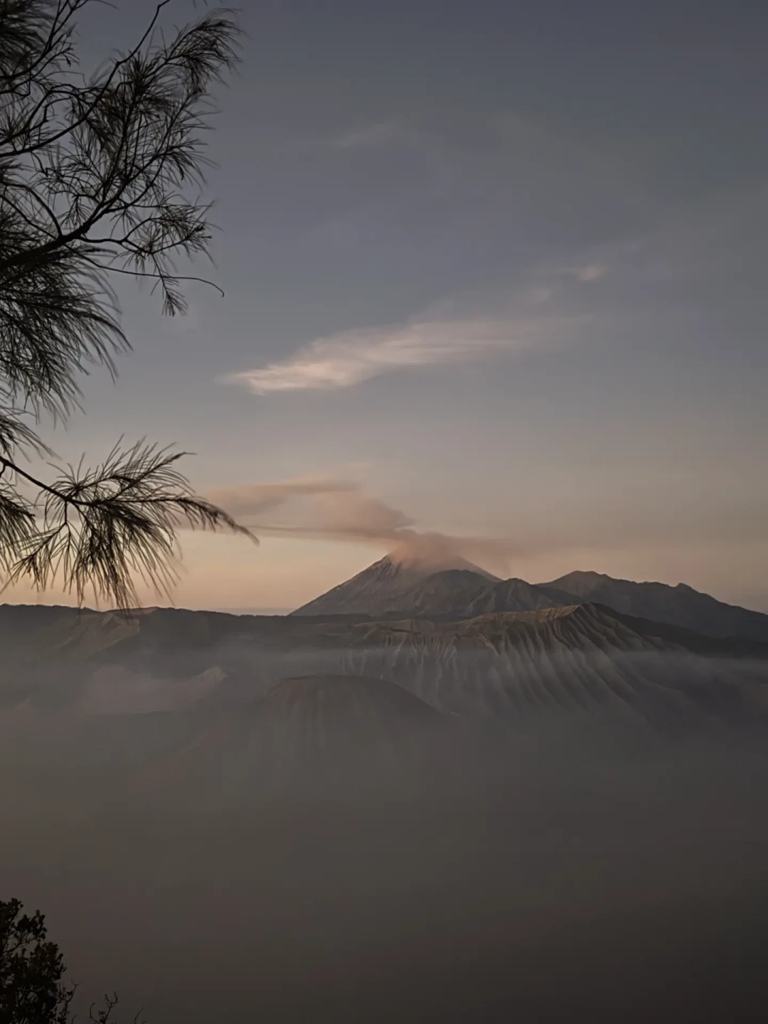 布罗莫火山因山火无限期关闭:国庆行程里有它的,先看8月31日退改窗口再决定退还是等