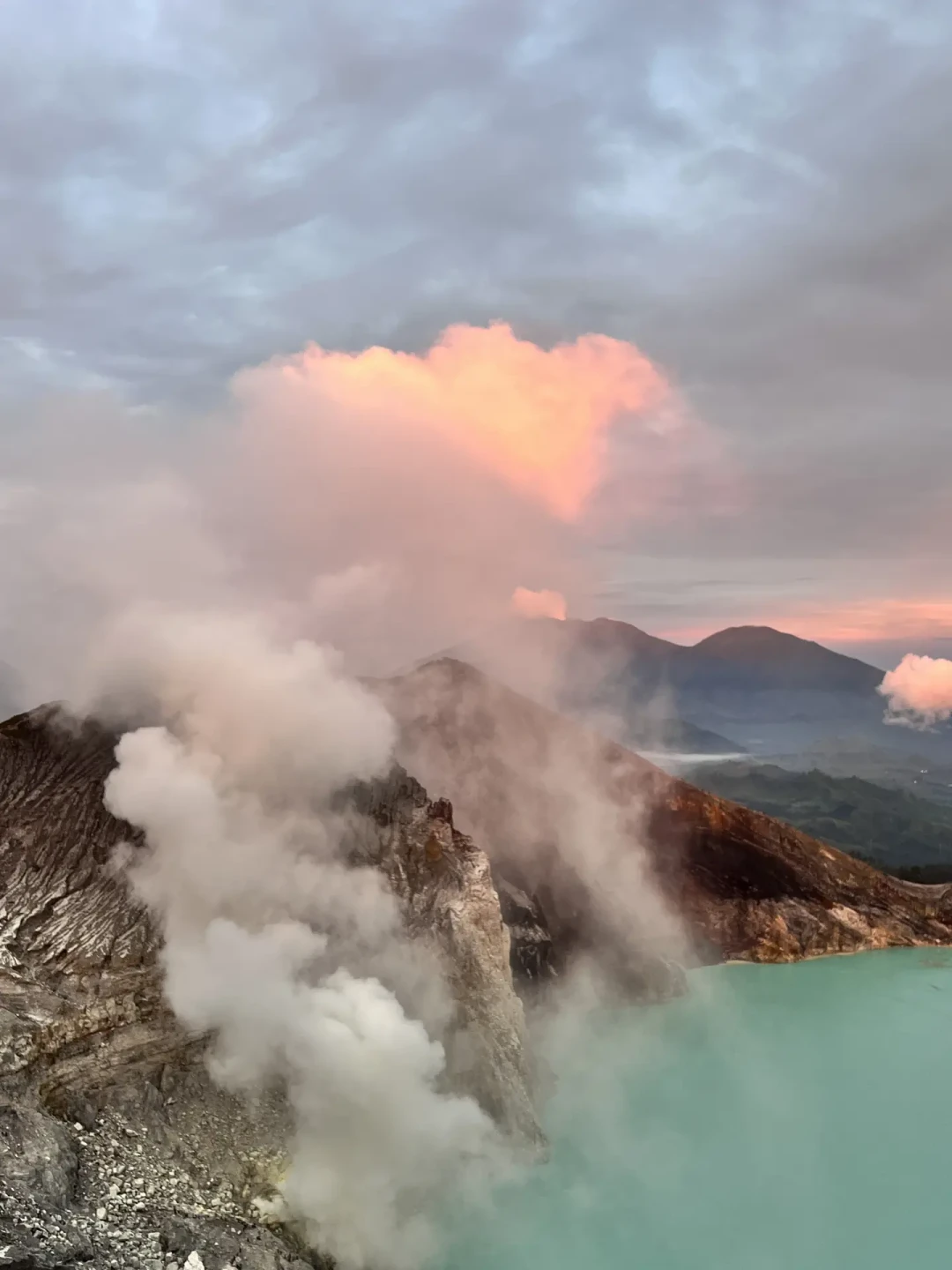 布罗莫火山因山火无限期关闭:国庆行程里有它的,先看8月31日退改窗口再决定退还是等