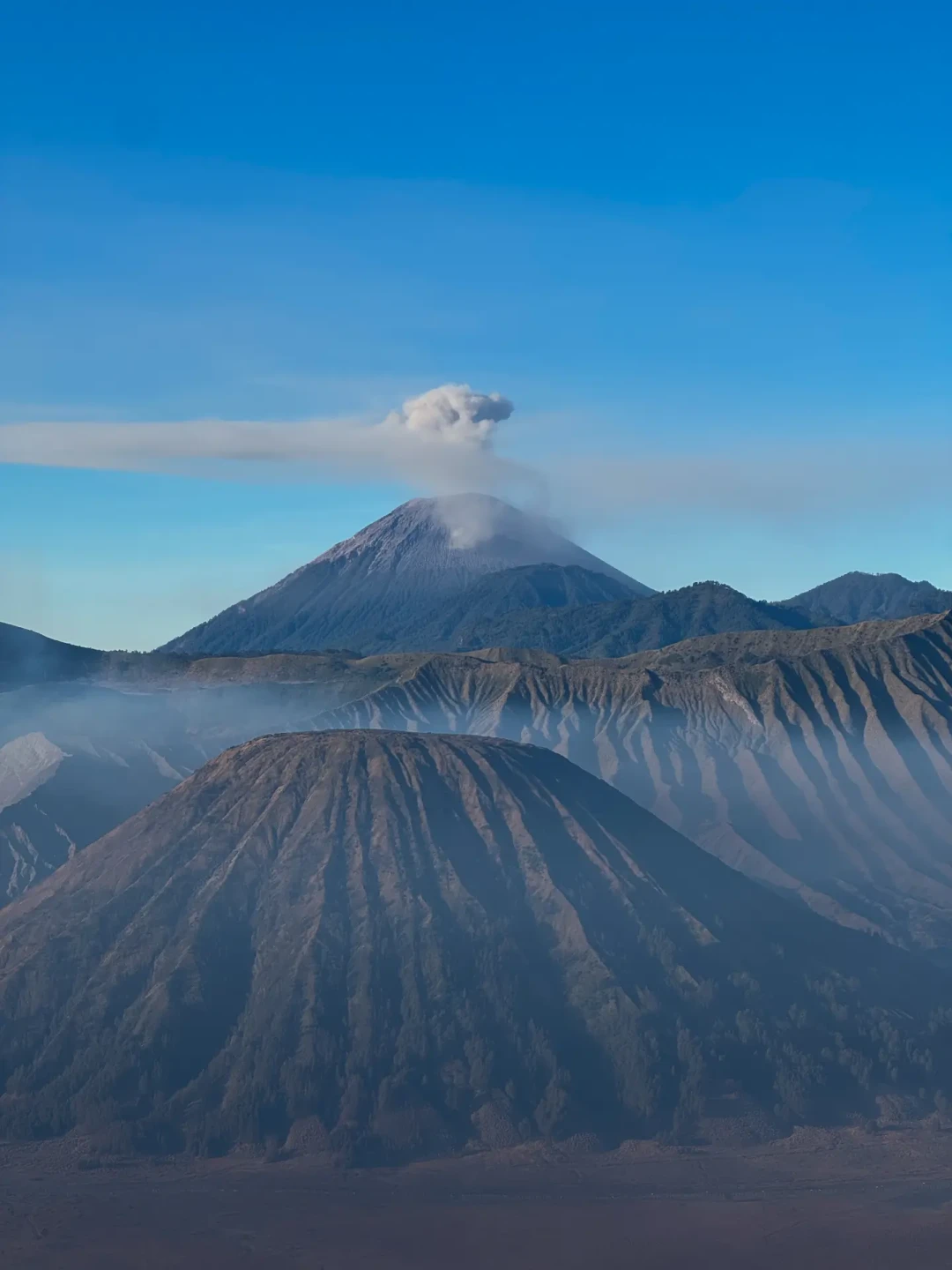 布罗莫火山因山火无限期关闭:国庆行程里有它的,先看8月31日退改窗口再决定退还是等