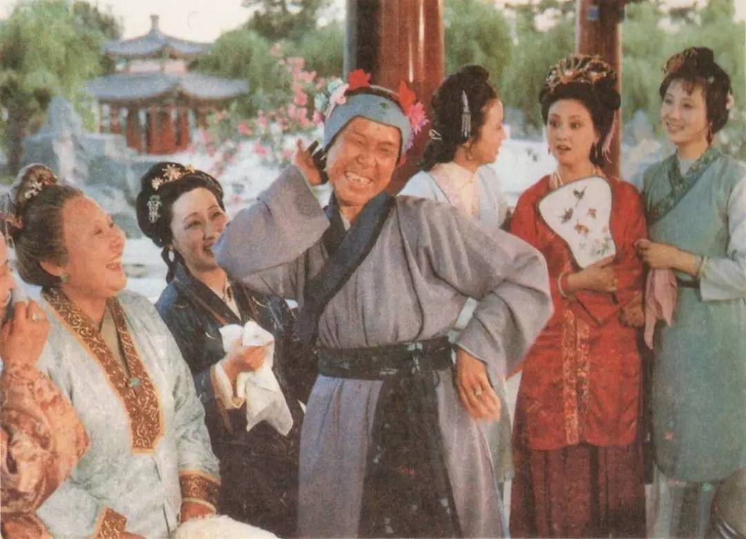 全网都骂王夫人“佛口蛇心”,但这一百两的账,对不上