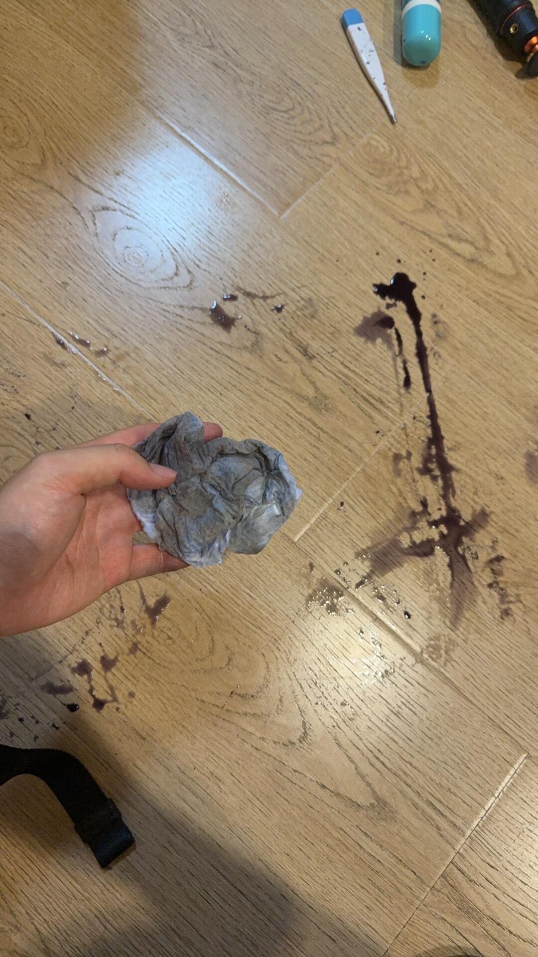 2400元天猫国际买的TUMI下雨冒黑水，售后只拿报关单说事：翻完六大渠道的翻车帖，我整理了这份买TUMI的风险清单