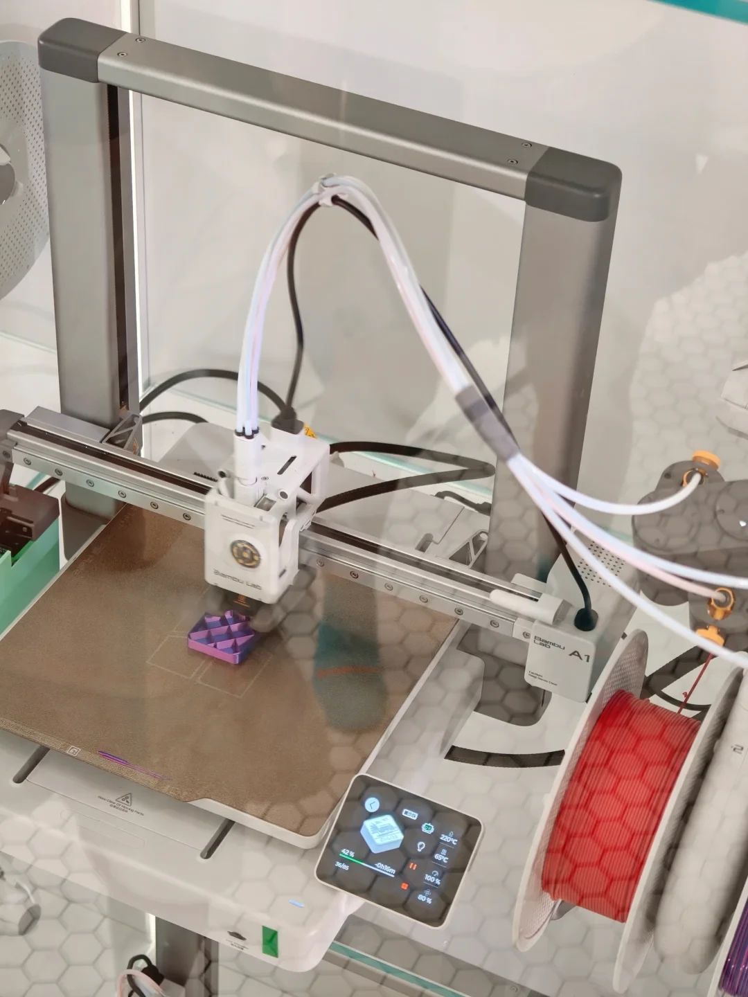 拓竹的儿童3D打印课开到10城了,一节课198元、现在免费:带娃去之前,先算算