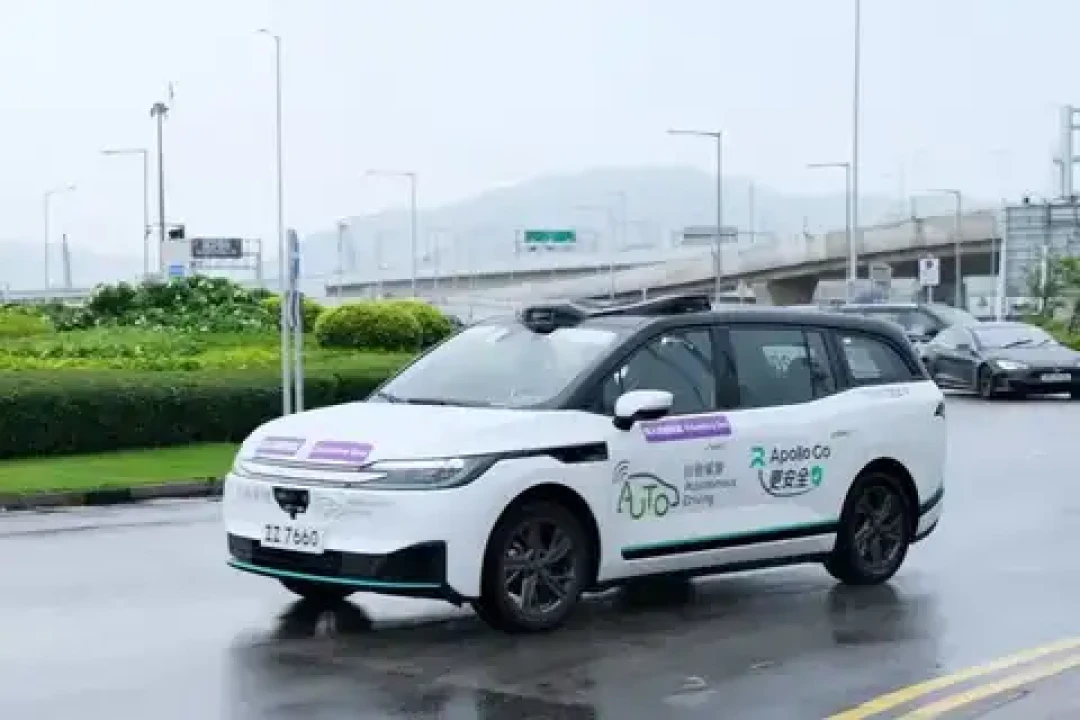 萝卜快跑开到欧洲和中东了:把2026出海时间线捋一遍,3个信号值得盯
