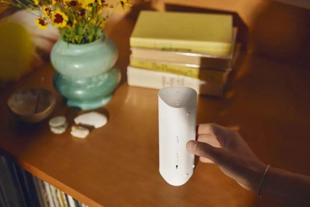 Sonos Play 国行 9 月上市：299 美元“能给手机充电”的便携音箱，等首发还是先冲 75 折的 Roam 2？