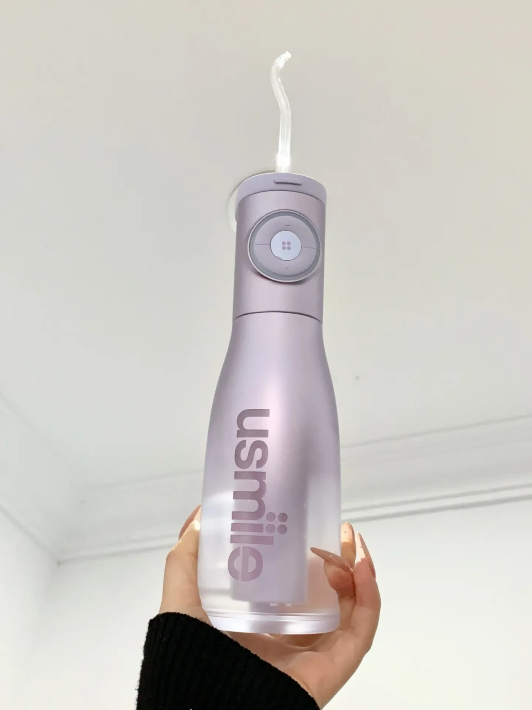 能让牙龈萎缩“长回来”、替代洗牙？usmile小光环冲牙器的种草帖刷到七夕前夜：我翻了20篇高赞帖，翻译了三句经不起推敲的承诺