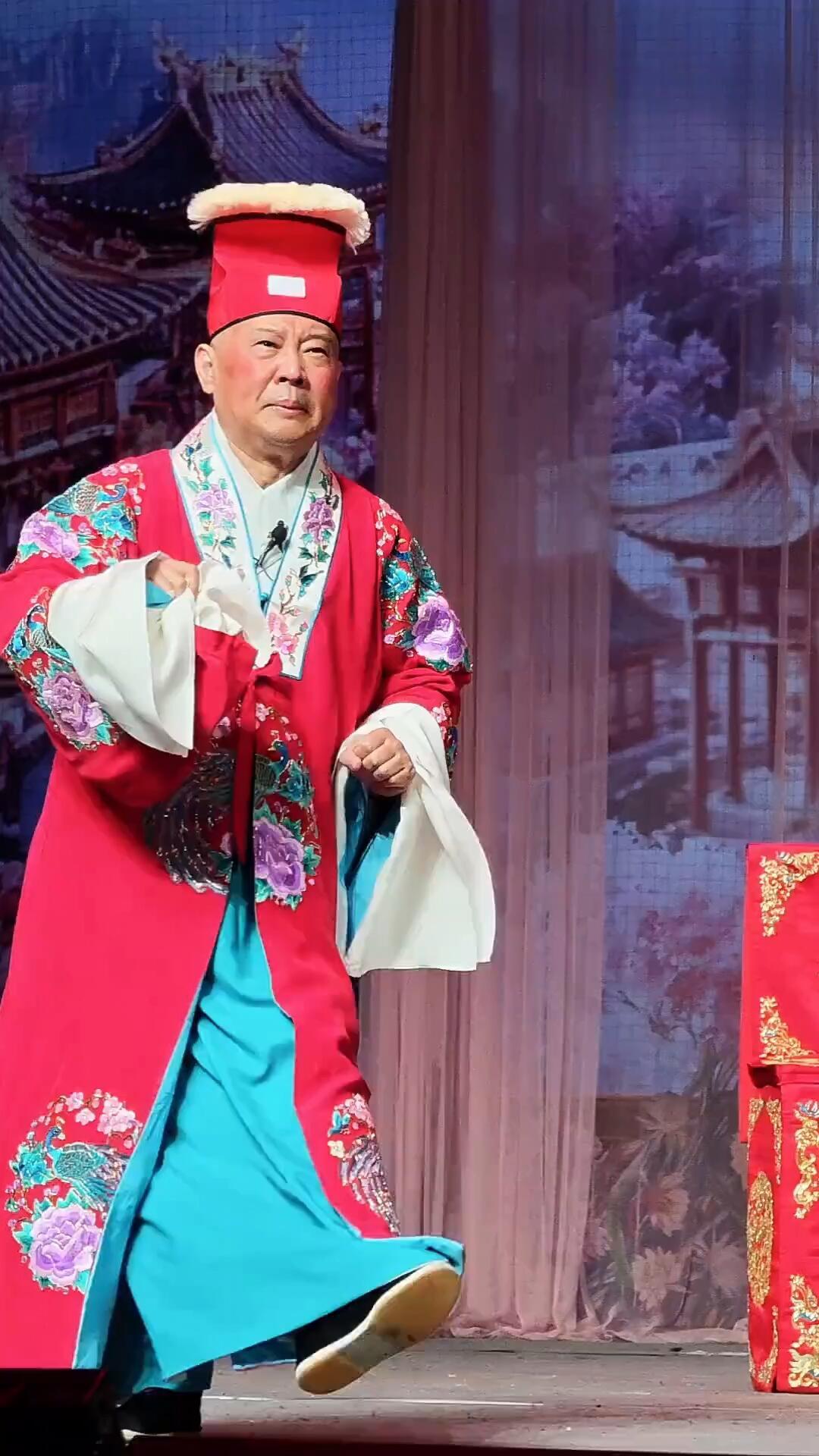 郭德纲这事吵了五天,越吵越歪:定了的、在争的和接下来要盯的,一次捋清楚