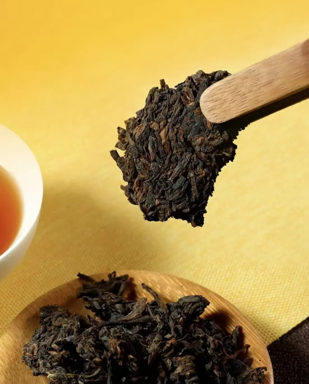 普洱茶不能再标“长期保存”了:家里那饼大益会不会“作废”?三个时间点说清楚