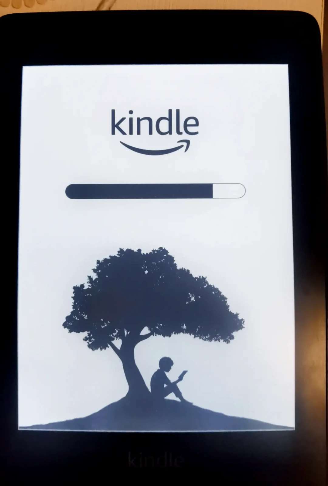 Kindle开不了机先别扔：多数只是“饿死了”，翻完全网实测，救机要按这个顺序来