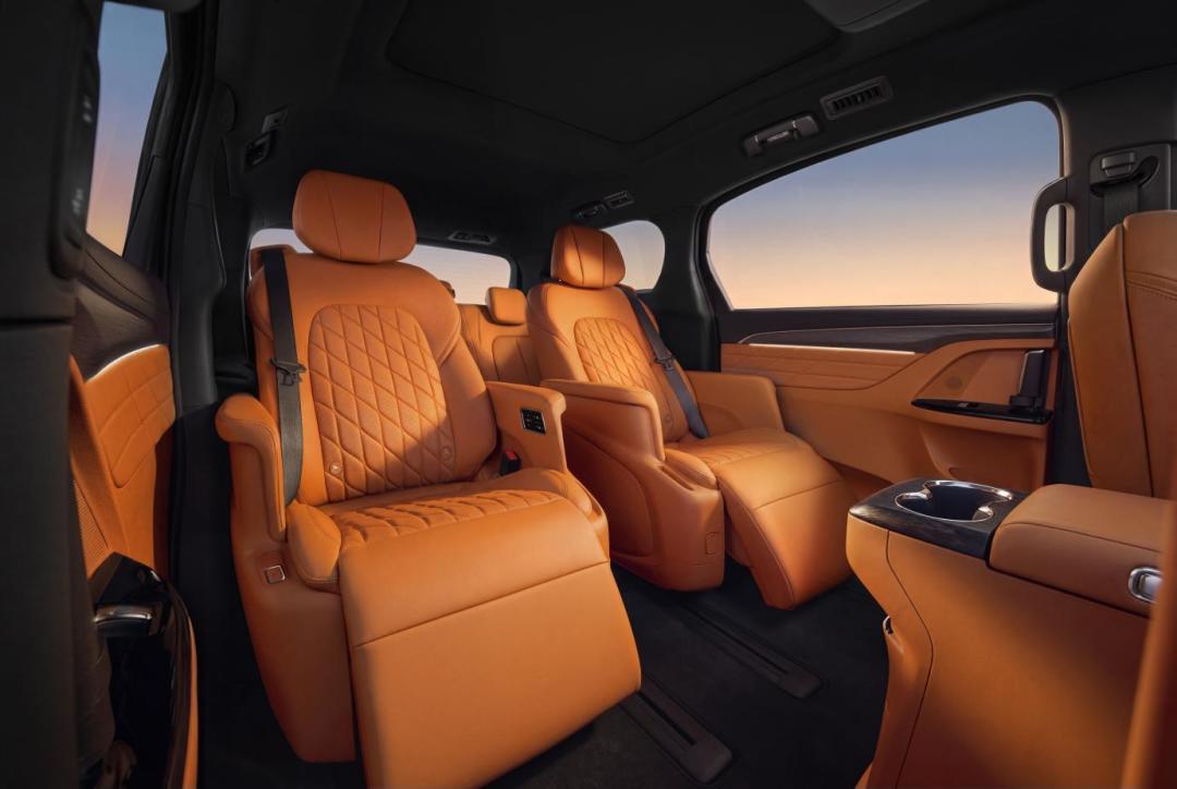 智界V9登顶、赛那被反超、GL8杀进22.99万:7月MPV榜大洗牌,20-40万家用车怎么选