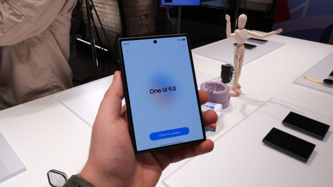 One UI 9还没推全,9.5已经泄露,Fold3/Flip3安全补丁本月到期:等更新的三星用户,先对完时间线再决定等不等