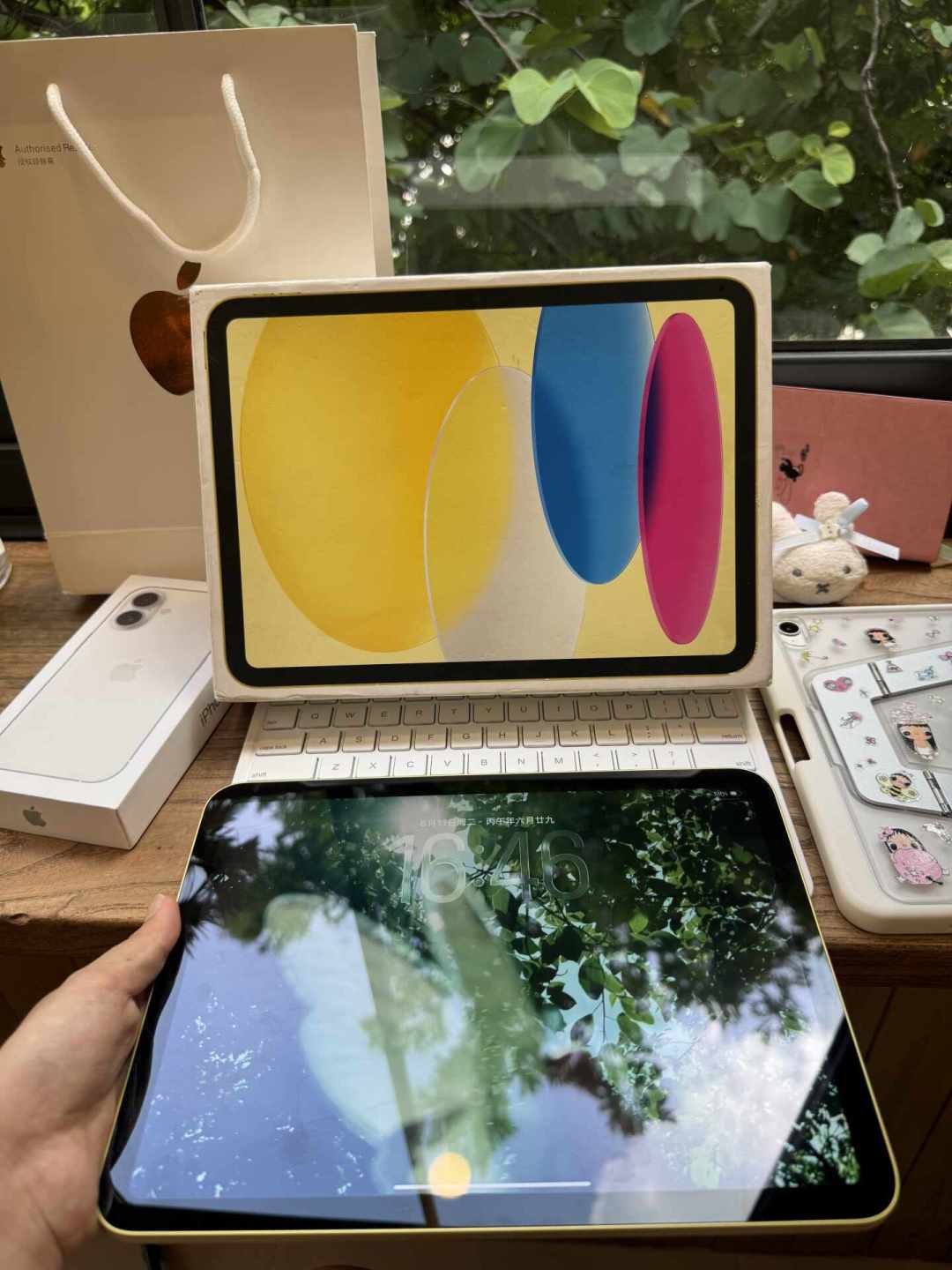 iPad11“屏幕进灰、糊、续航崩”恐慌核实:翻了20多条实测热帖,一半是夸大,一半是洗稿