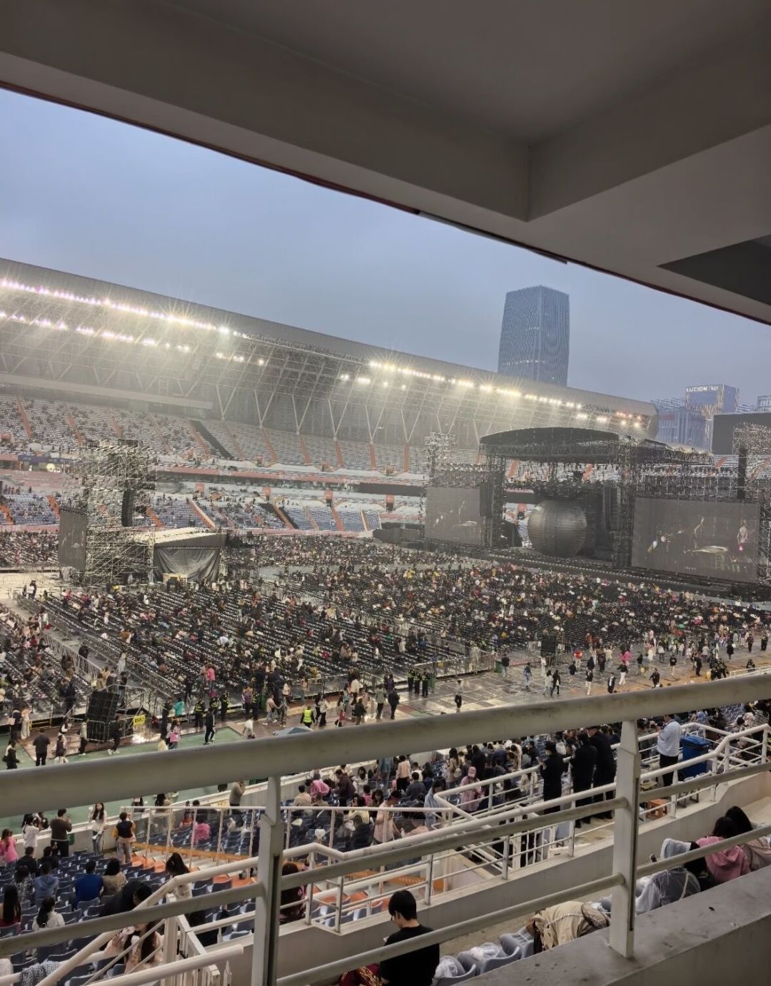 凤凰传奇济南站10万张票1分钟售罄:没抢到中秋场,8月20日中午还有一次确定机会,但两笔账要先算清