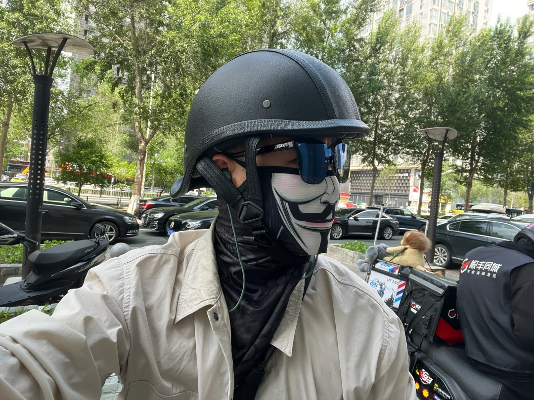 全盔闷、瓢盔悬:骑Bobber到底戴什么头?认证和价格一次说清