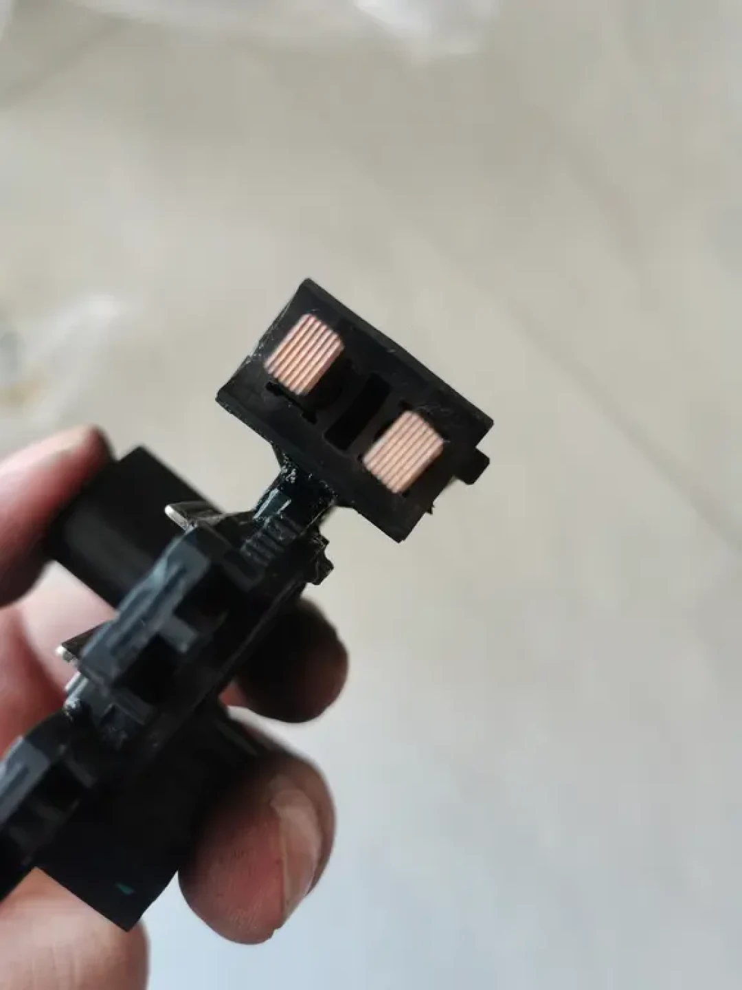 电瓶灯亮被让换发电机总成?先看看是不是只烧了整流桥:日系车电装发电机不一定要换总成,修和换的成本差十倍