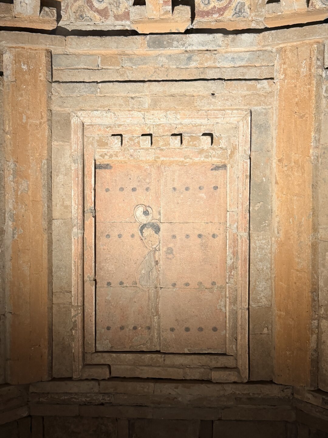 花186元在25座古墓里过夜：洛阳古墓博物馆夜游《情渡北邙》，值得买多少？