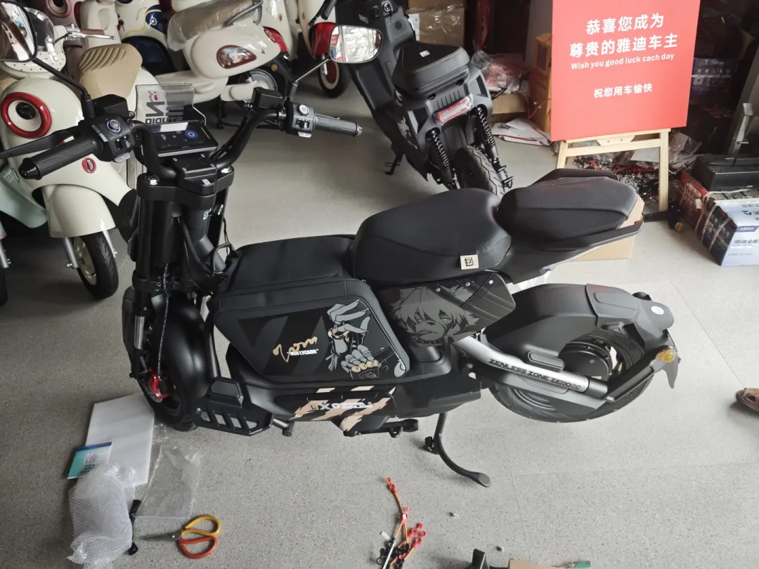 雅迪×绝区零联动车,官方价4199到7399:翻了60多条提车帖,把多花的钱和坑都整理出来了