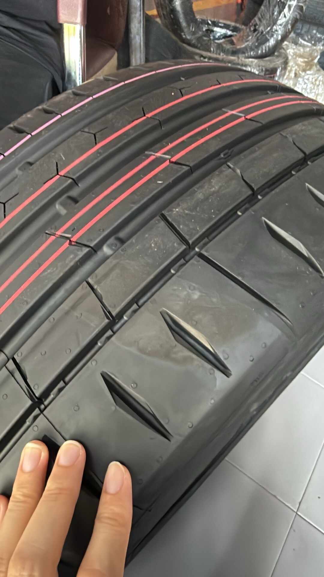 马牌轮胎是正品却被磨了码?有人已获退一赔三:换胎前把这4个检查记牢