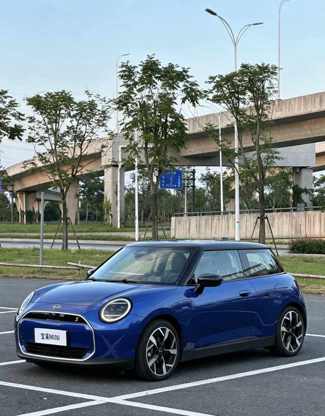 MINI 7月在国内只卖了1239辆,全球却涨了11.7%:买这台小众车,会不会成孤儿?