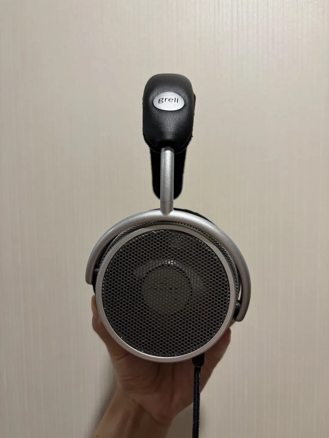 Grell OAE2开卖三个月,吵了三个月:有人喊它HD800S平替,有人骂它夹头灾难——把全网50多帖核对了一遍,优点是真的,坑也是真的