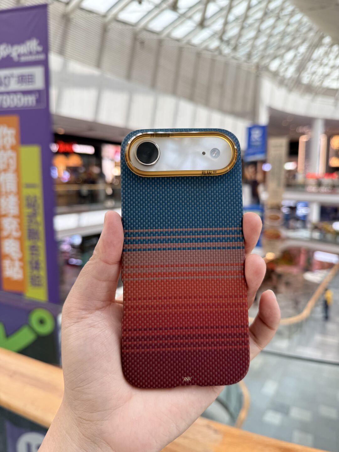 PITAKA的iPhone Air壳,有人183蹲到,有人拿砂纸磨镜头圈:翻完全网真实评价,我把选色和好价线都理清了