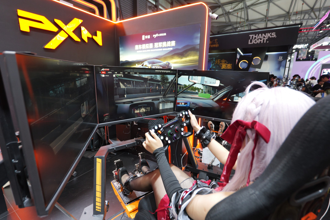 不用驾照开上496km/h的仰望U9X：全国模拟器挑战赛进行中，报名路径、圈速参考、线下体验窗口一次讲清