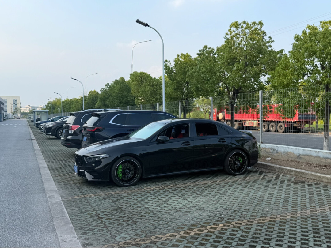 指导价41.66万，现在裸车24万出头：末代AMG A35L停产后，抄底前先把这三笔账算清