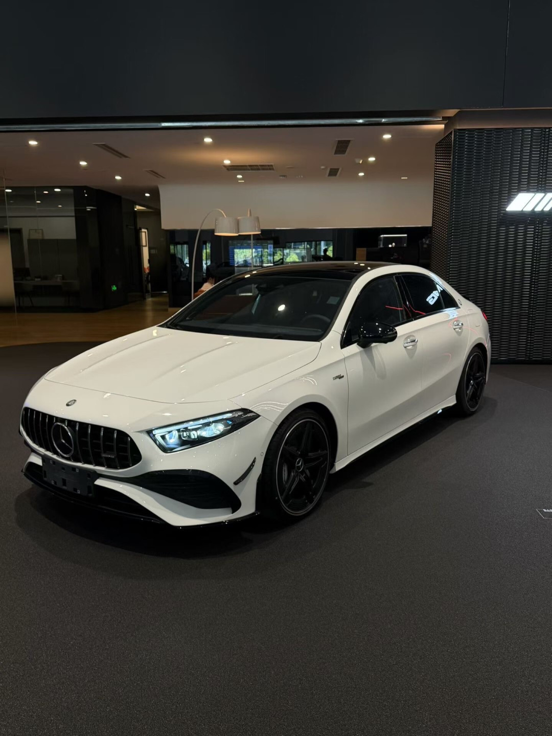 指导价41.66万，现在裸车24万出头：末代AMG A35L停产后，抄底前先把这三笔账算清