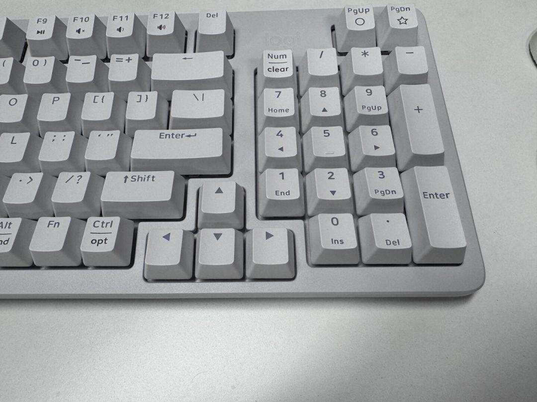 刷屏小红书的罗技K868S，其实是399元K868的静音版：翻完50多条上手和吐槽，办公党这钱怎么花说清楚了