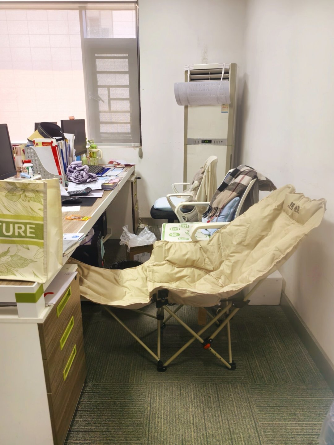 折叠床今天又被曝塌了：办公室午睡从20元露营椅到300元折叠床4条路线，下单前先答这4个问题、看懂20分钟和90分钟的区别