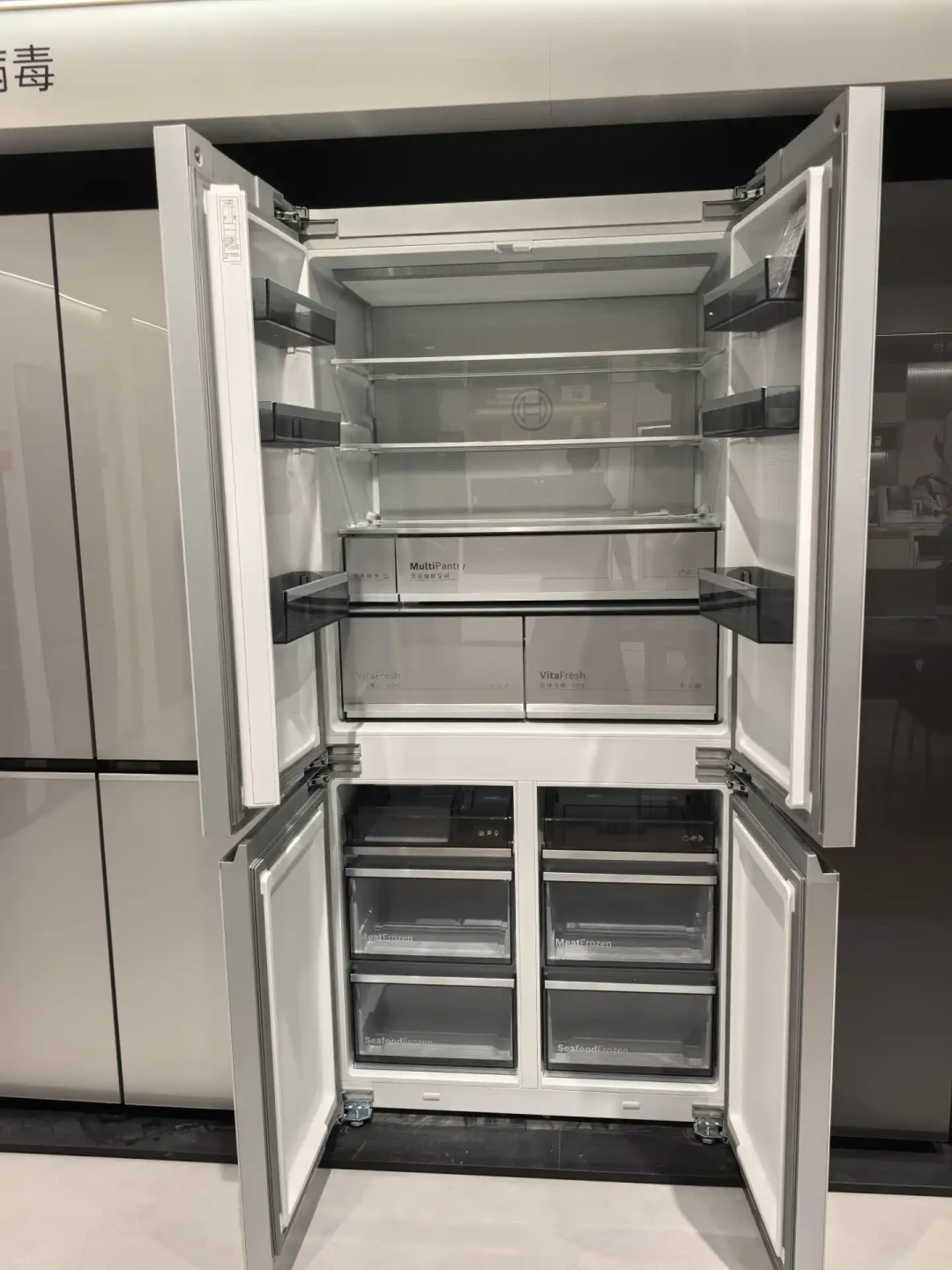 博世CD90隐嵌冰箱全国到店:反重力铰链承重50公斤,但下单前,先把